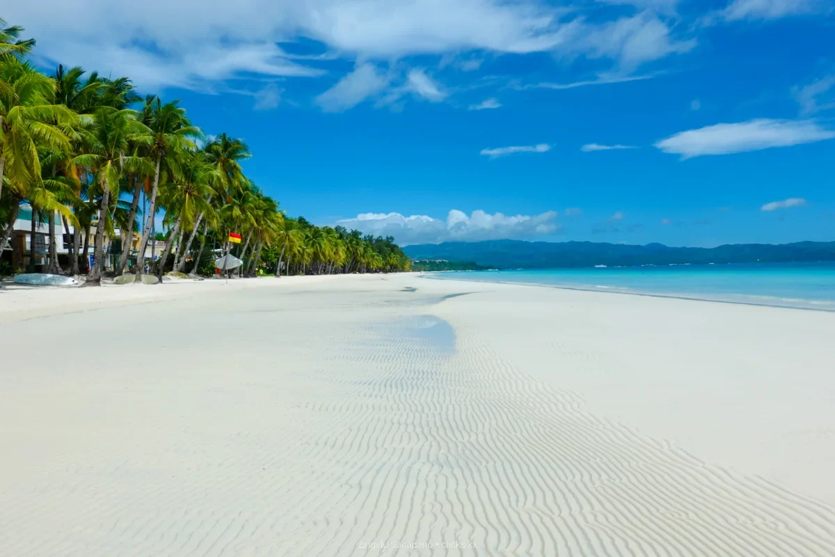 Read more about the article The Ultimate Guide to the Best Time to Visit Boracay